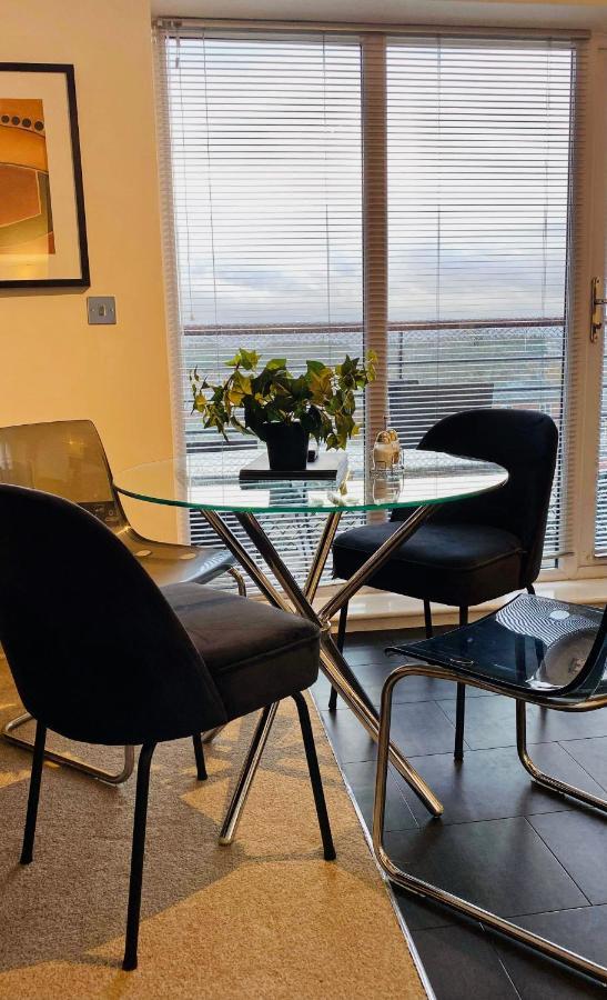 City Centre Chester Waterways Apartment Bagian luar foto