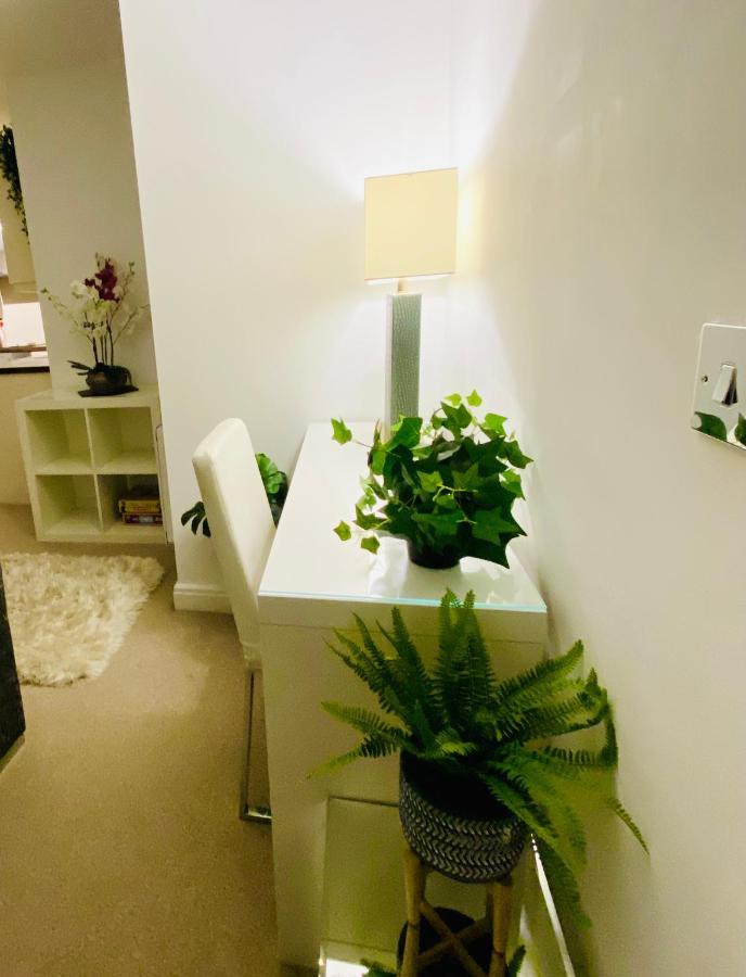 City Centre Chester Waterways Apartment Bagian luar foto