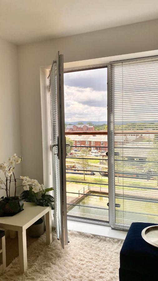 City Centre Chester Waterways Apartment Bagian luar foto