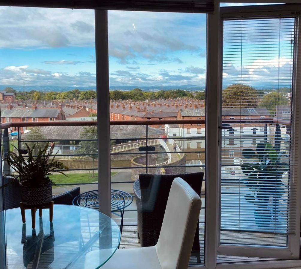 City Centre Chester Waterways Apartment Bagian luar foto