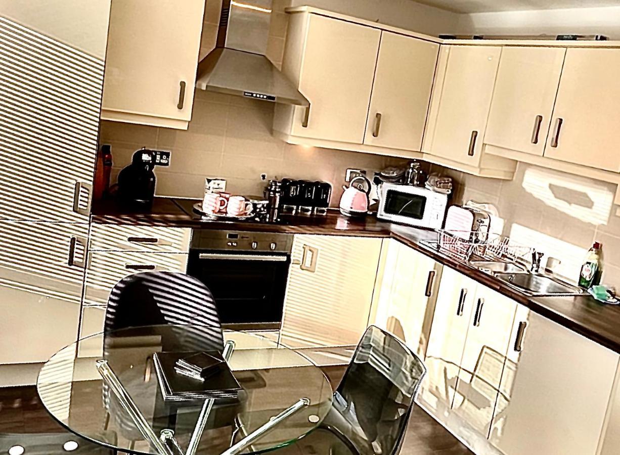 City Centre Chester Waterways Apartment Bagian luar foto