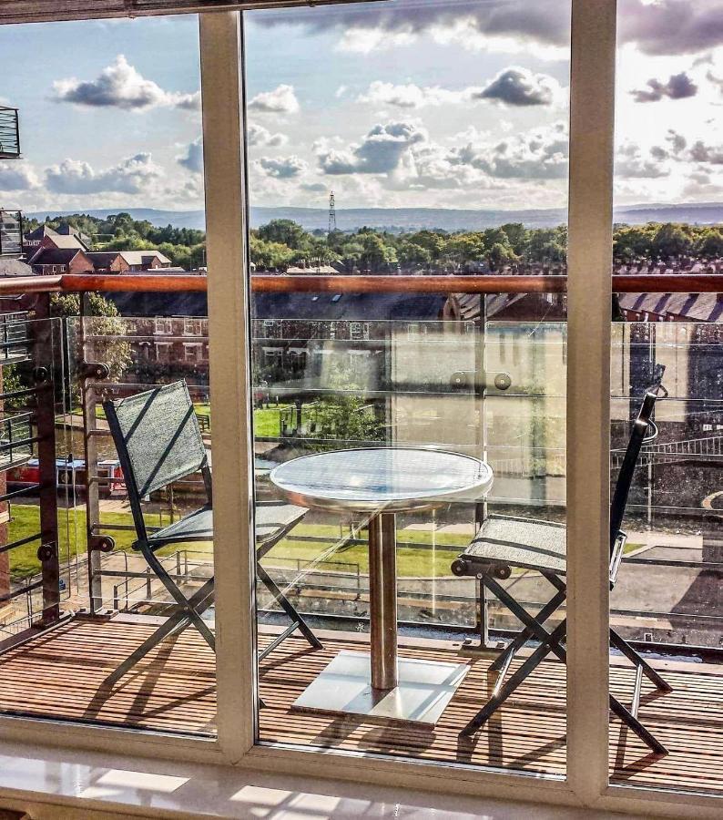 City Centre Chester Waterways Apartment Bagian luar foto