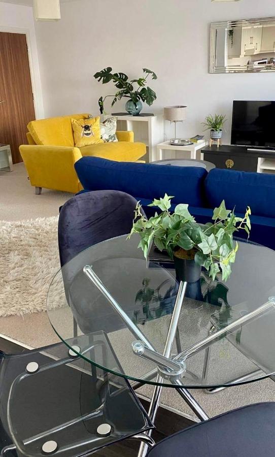 City Centre Chester Waterways Apartment Bagian luar foto